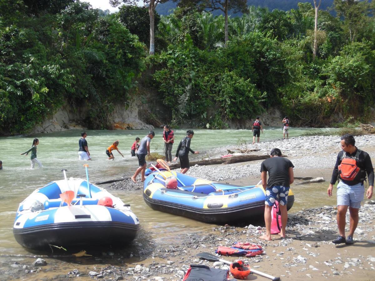 Ambow Homestay Jungle Trekking & Village Tour Bukit Lawang Exterior photo