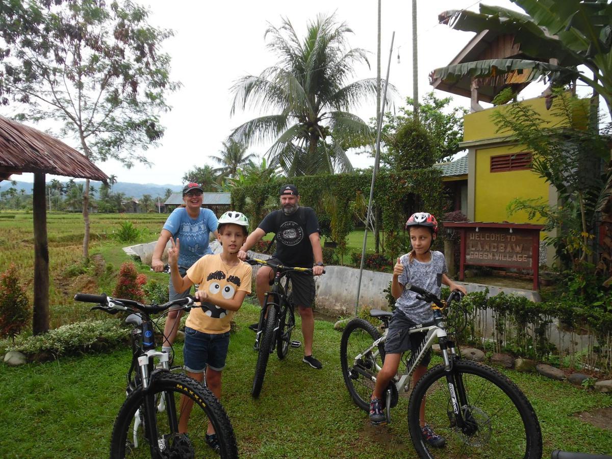Ambow Homestay Jungle Trekking & Village Tour Bukit Lawang Exterior photo