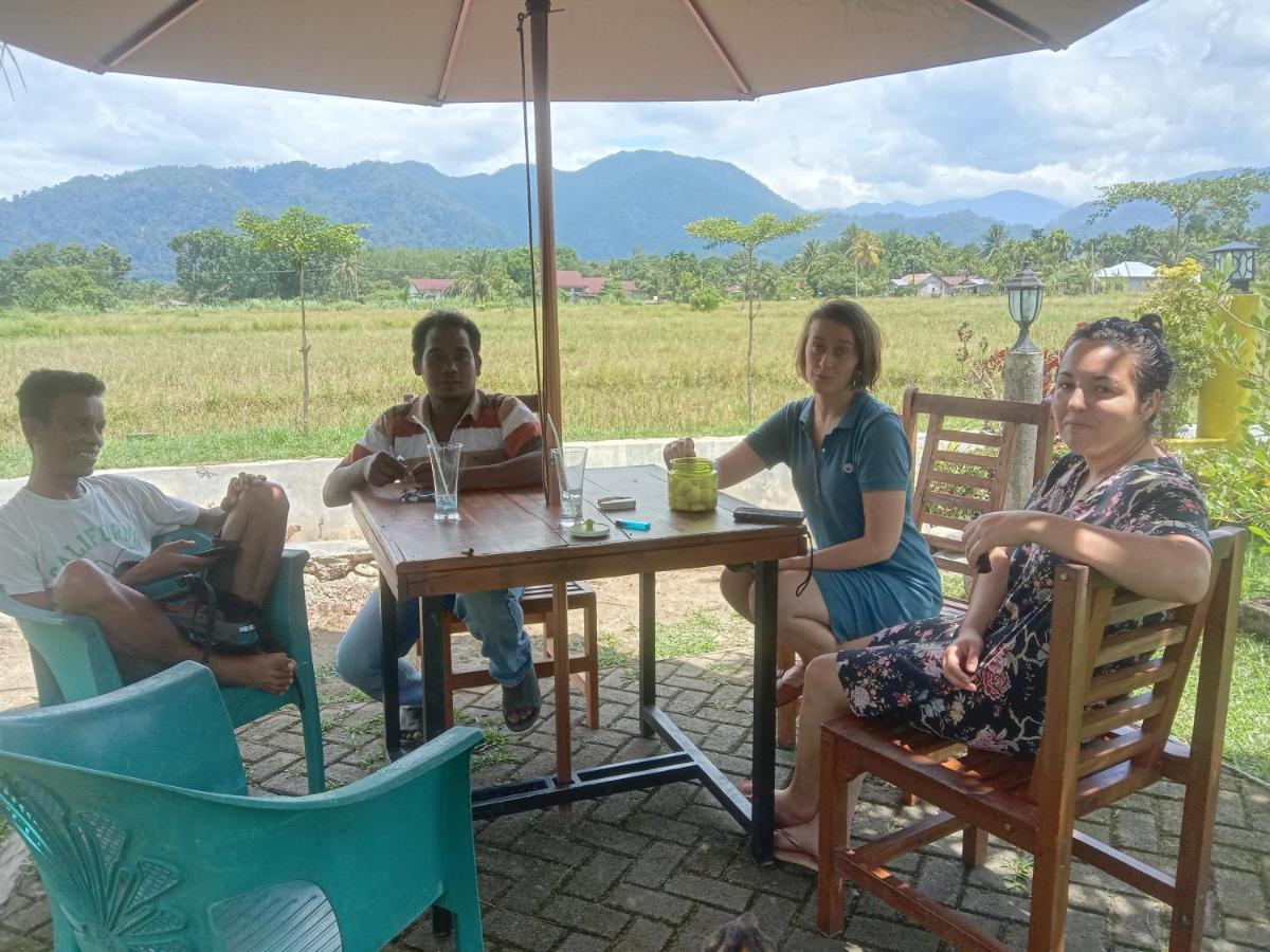 Ambow Homestay Jungle Trekking & Village Tour Bukit Lawang Exterior photo