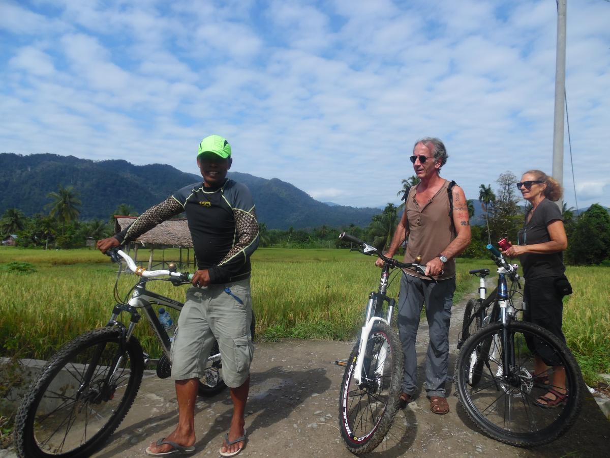 Ambow Homestay Jungle Trekking & Village Tour Bukit Lawang Exterior photo