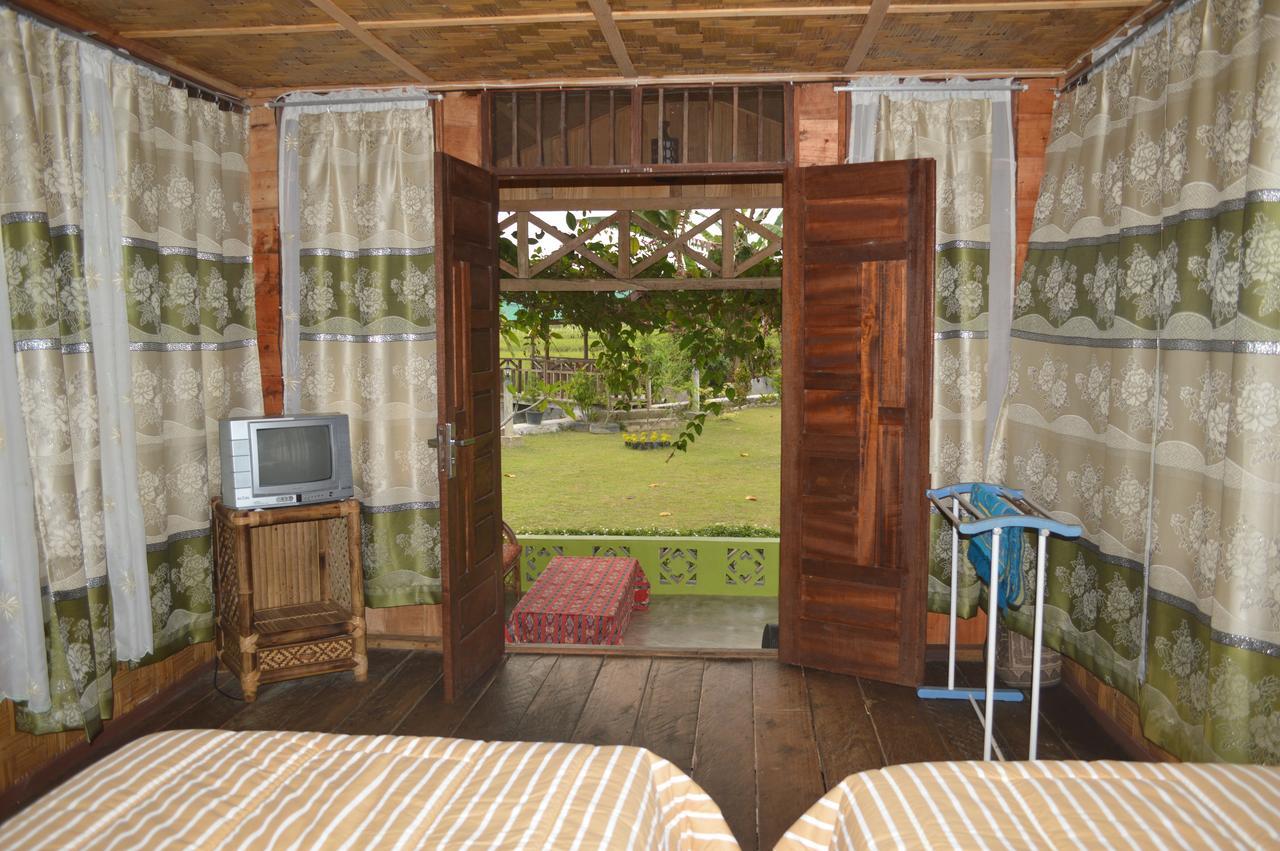 Ambow Homestay Jungle Trekking & Village Tour Bukit Lawang Exterior photo