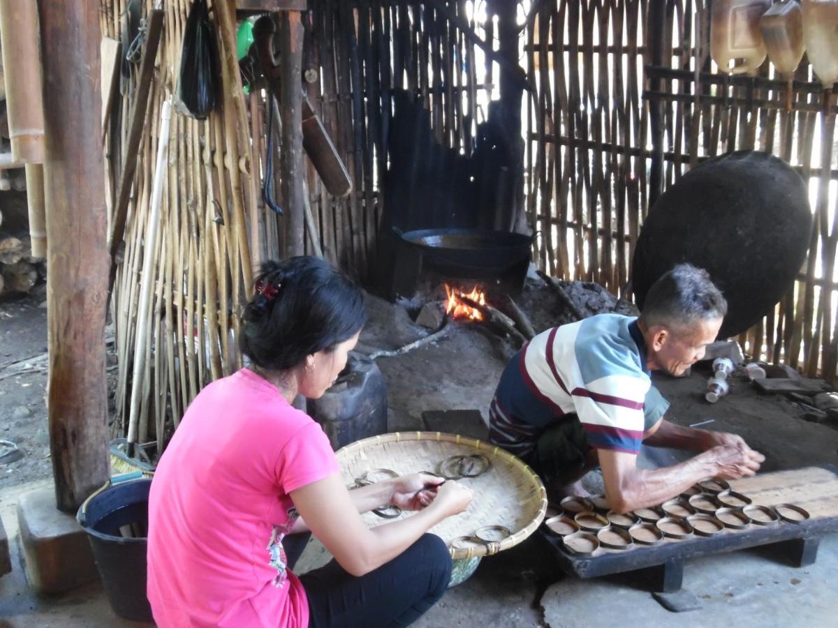Ambow Homestay Jungle Trekking & Village Tour Bukit Lawang Exterior photo